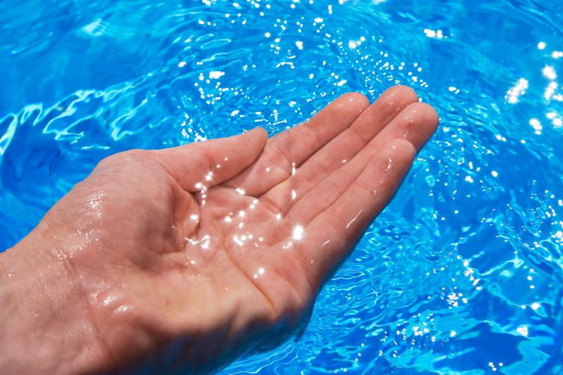 Перспективы использования перекиси водорода в очистке воды в бассейне.